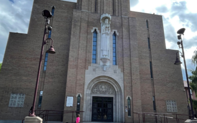 Rebel Urban Sketching? Using Reference Photos